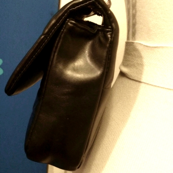 Forever 21 classic flap cross body hand bag - Picture 4 of 10